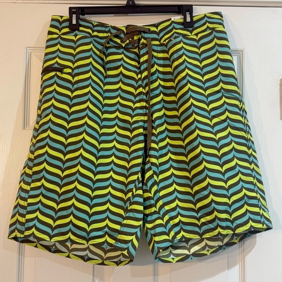 NWT Patagonia Sz 34 Mens 10” Board Shorts Drawstring Brown Aqua Yellow Nylon EUC - Picture 1 of 6